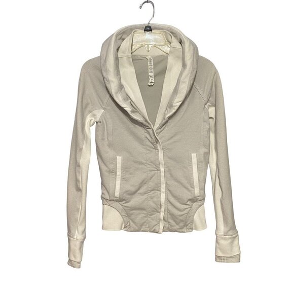 Lululemon Gray & White Athletic Jacket Shawl Collar Button Closure Womens Size 2 - Picture 1 of 8